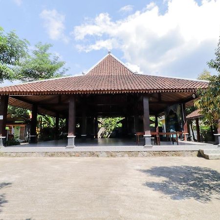 Omah Rohadi Syariah By Ndalem Beong Hotel Magelang Exterior photo